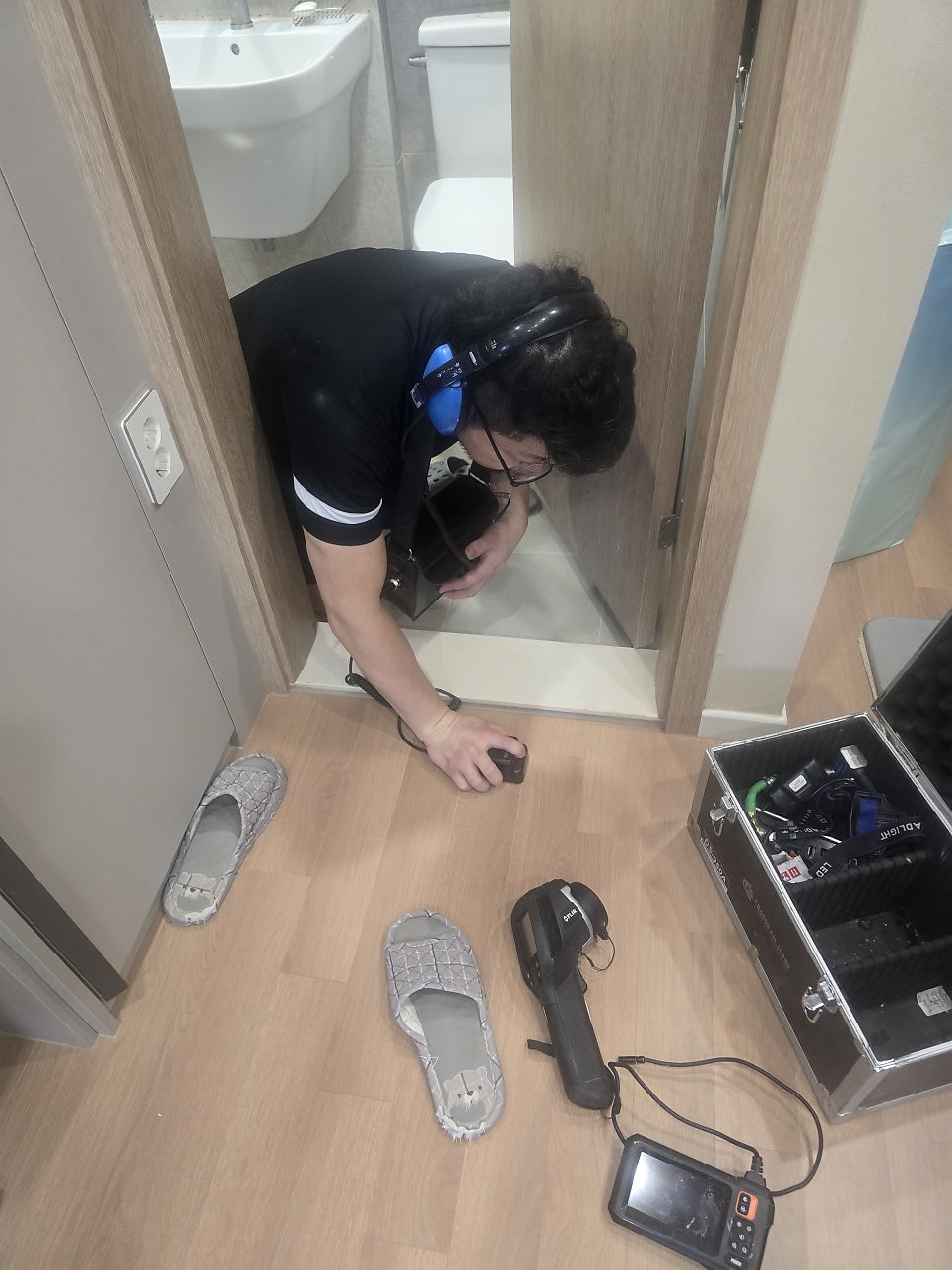 누수 피해가 발생할 수 있는 드레스룸 공간