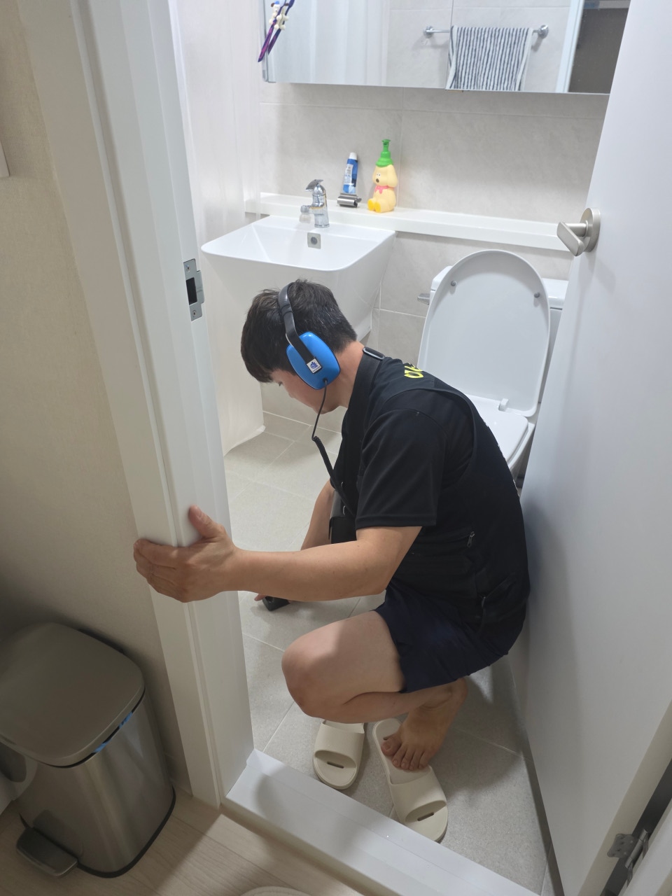 깨끗해 보이는 화장실 내부 모습