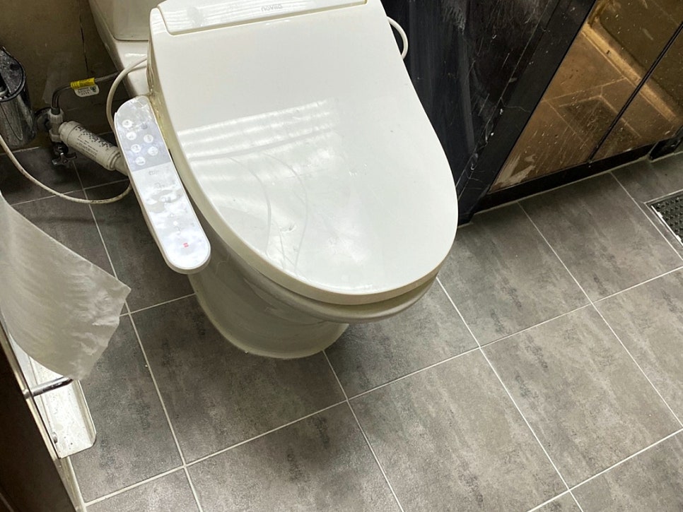 공사 완료 후 화장실 상태 확인