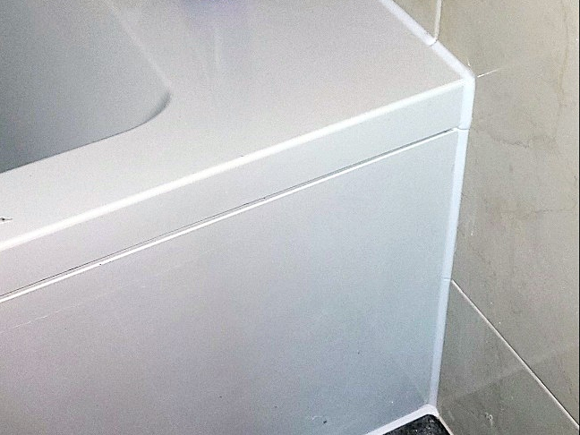 베란다 타일 및 수납장 주변