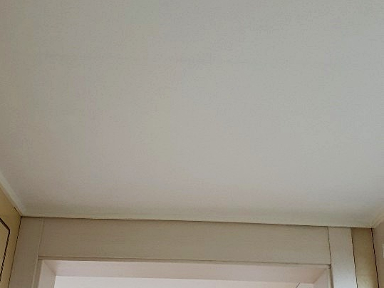 누수 피해가 확인된 천장과 벽면 현장