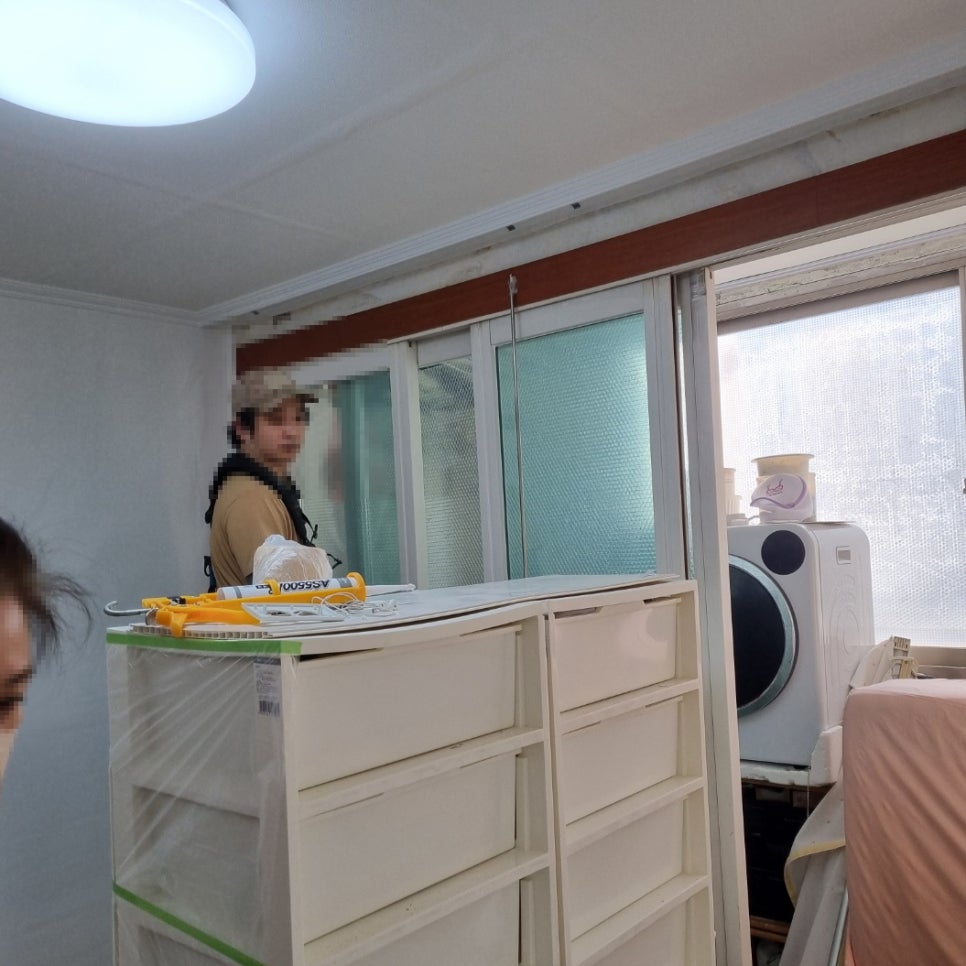 공사 후 깔끔해진 드레스룸
