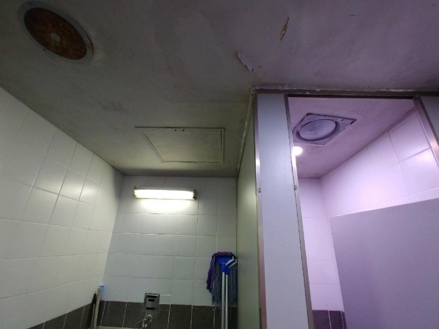공사 전 화장실 내부 모습