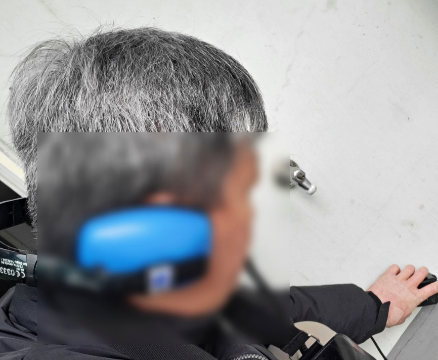 벽면 마감재 주변 점검