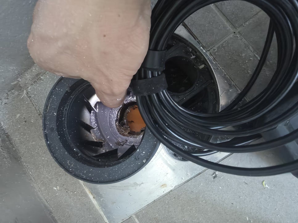 배관 점검 중인 현장
