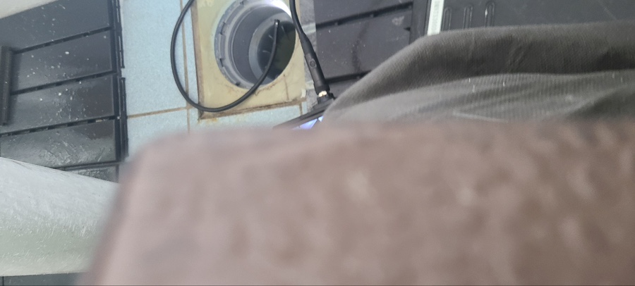 누수 원인 파악을 위한 장비 사용