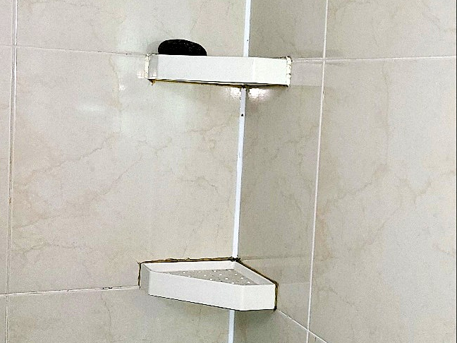 세면대 및 샤워 용품 주변 점검