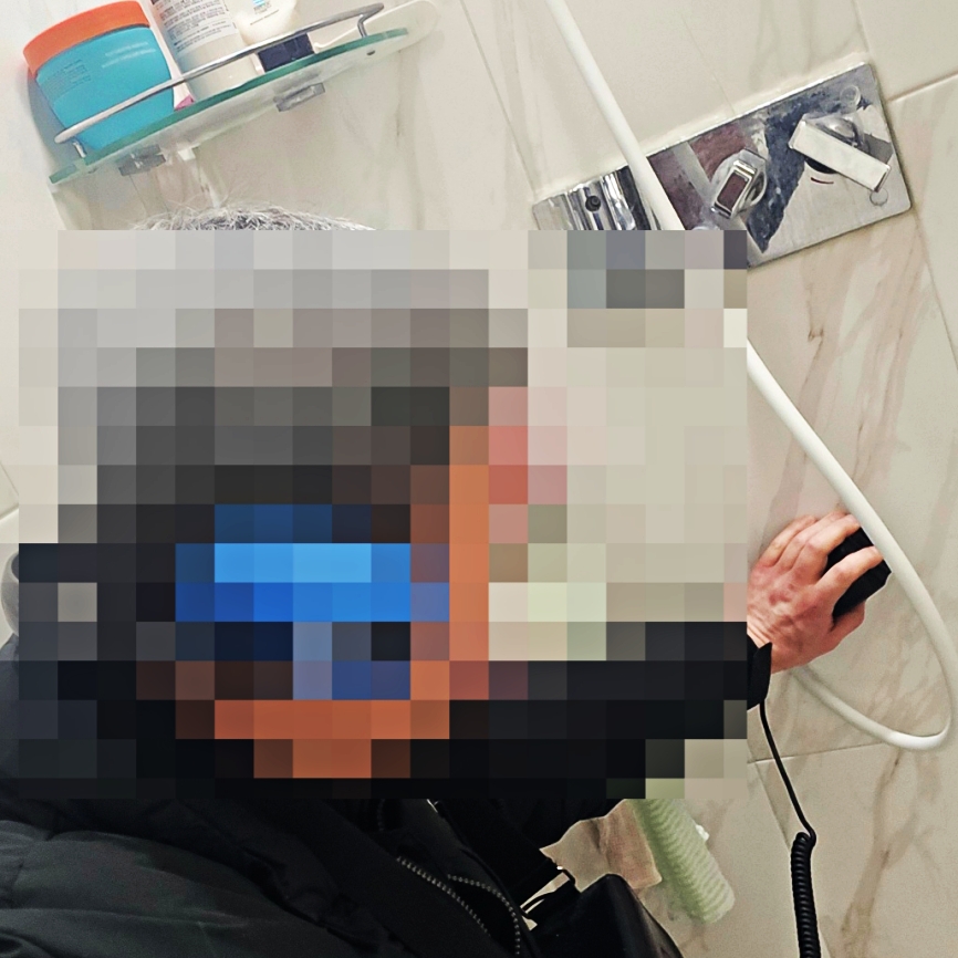누수의 원인이 된 화장실 배수구 주변 상태