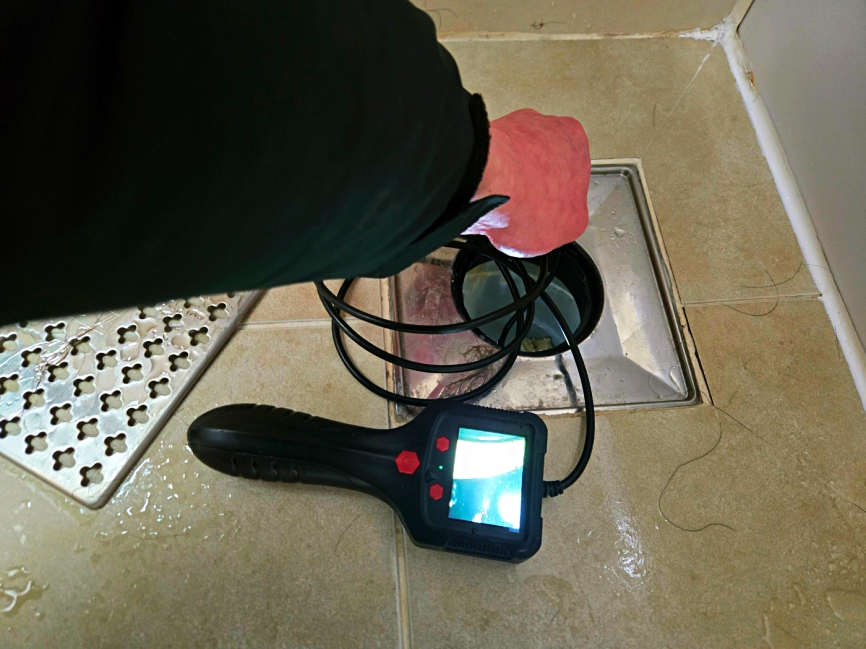 현장 바닥 청소 및 정리 작업