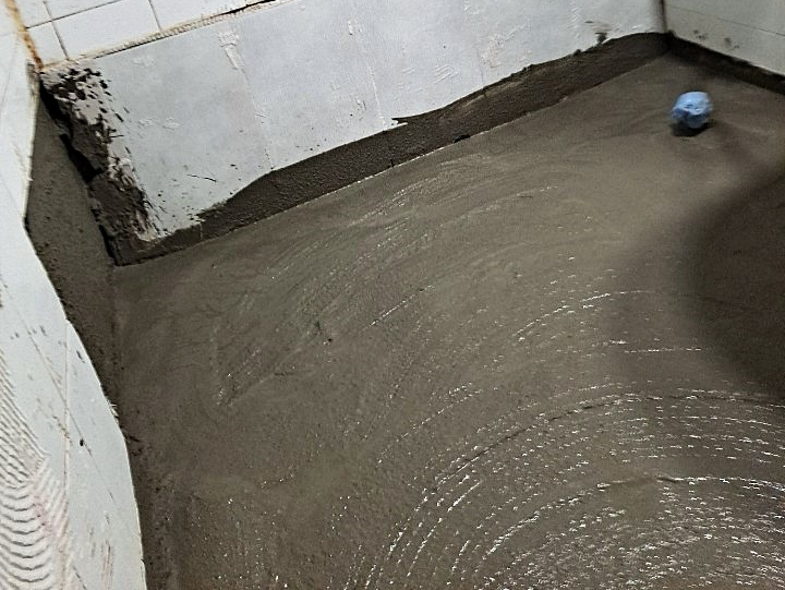 기존 바닥층 제거 및 정리 과정