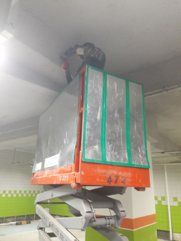 천장 인젝션 주입 작업 진행